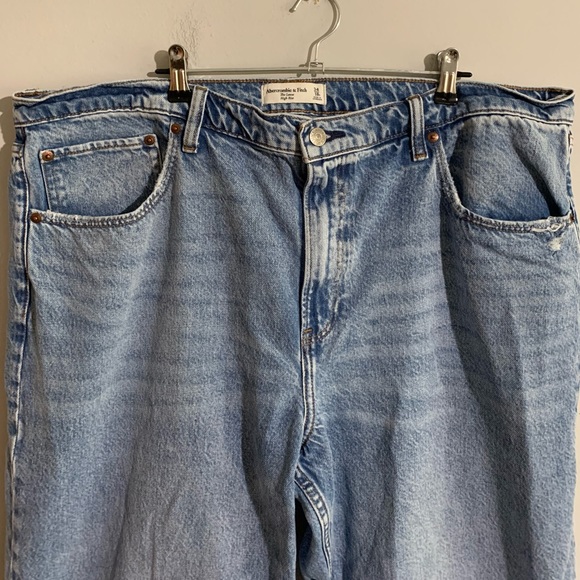 Abercrombie & Fitch The High Rise Loose Jeans Size: 34 / 18 short - Picture 3 of 6